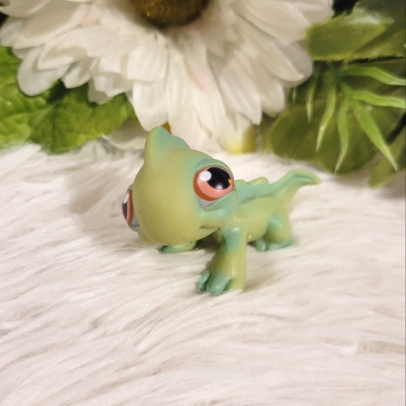 2/$10 Littlest Pet Shop Authentic LPS #29 Green Iguana Lizard Brown Eyes - Picture 1 of 12